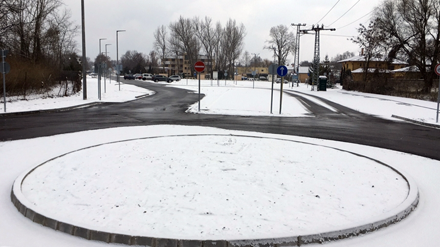 Befejeződött a kórházi parkolók átépítése, új buszforduló készült